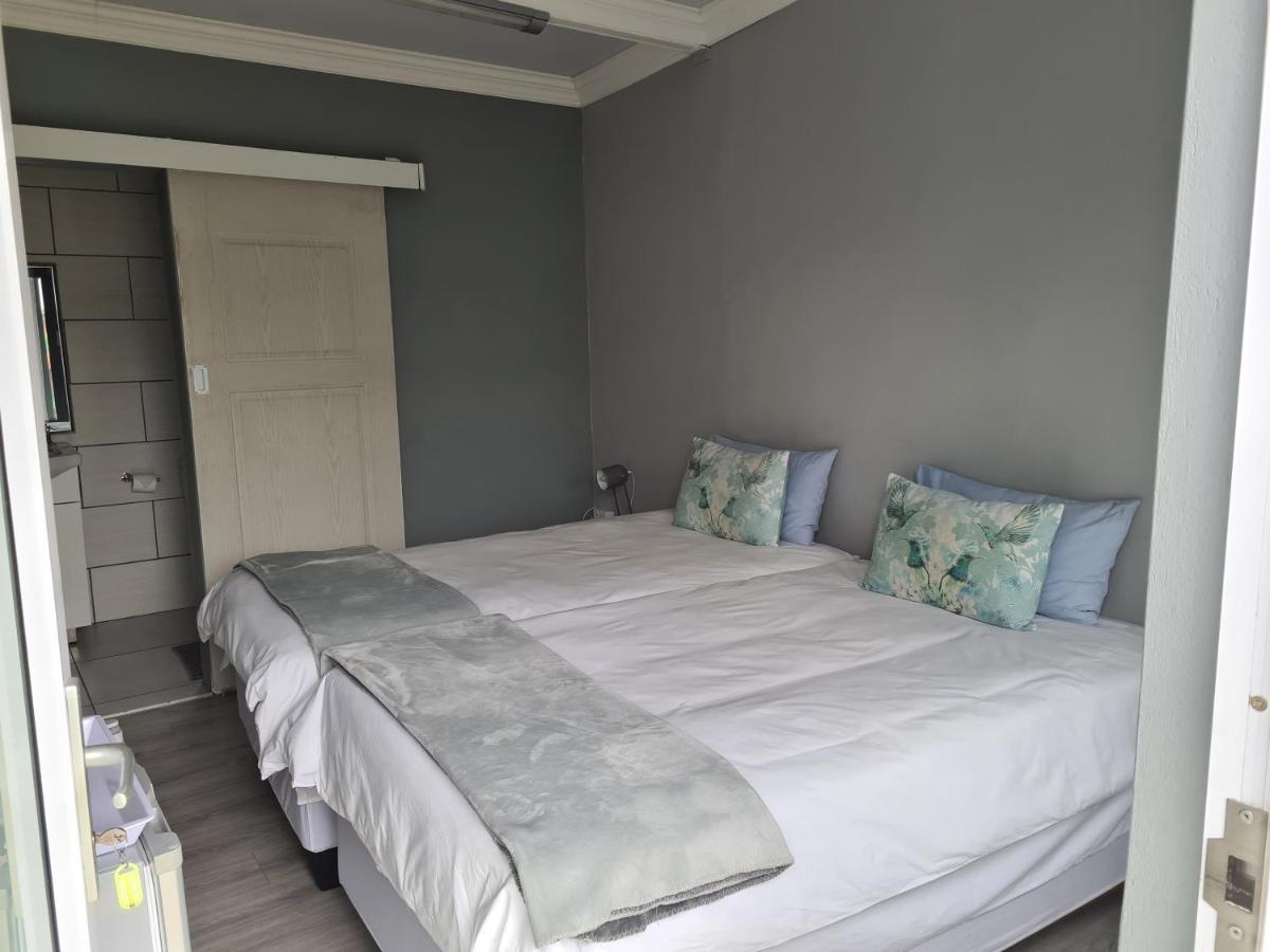 Berry Lane Guesthouse Kroonstad Buitenkant foto